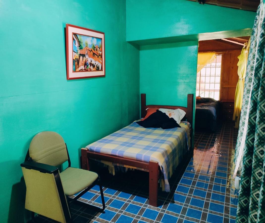 Chalet Agradable Granja Cerca A Un Rio De Agua Fresca.