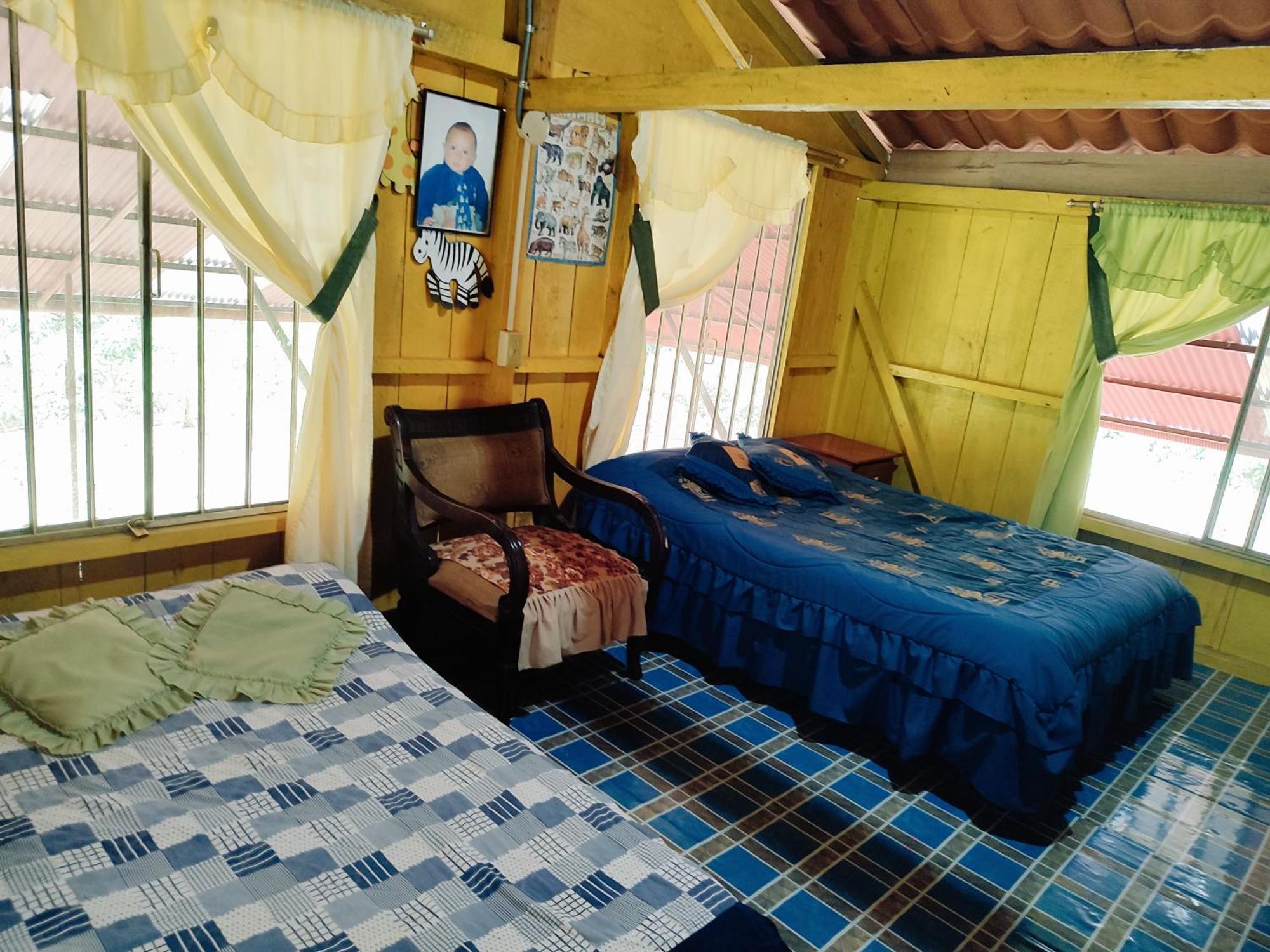 Chalet Agradable Granja Cerca A Un Rio De Agua Fresca.